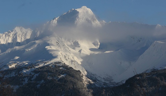 Sleeps 6. Suite - historical home in Seward