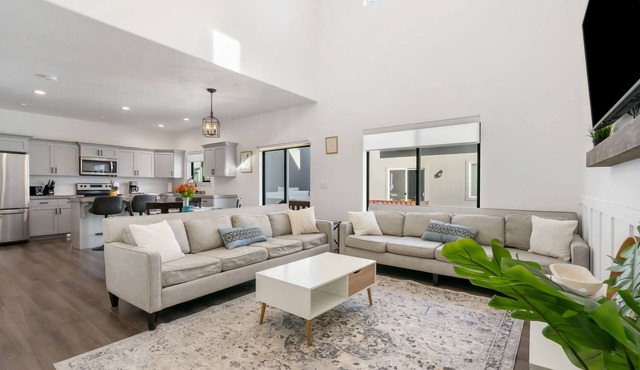 Smart Home With Garage Parking in Eagle Mountain