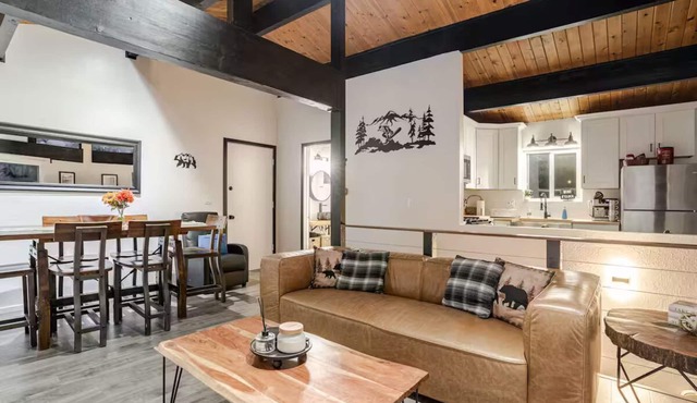 Snow Valley Retreat Luxury Cabin with Scenic Views Hot Tub & BBQ