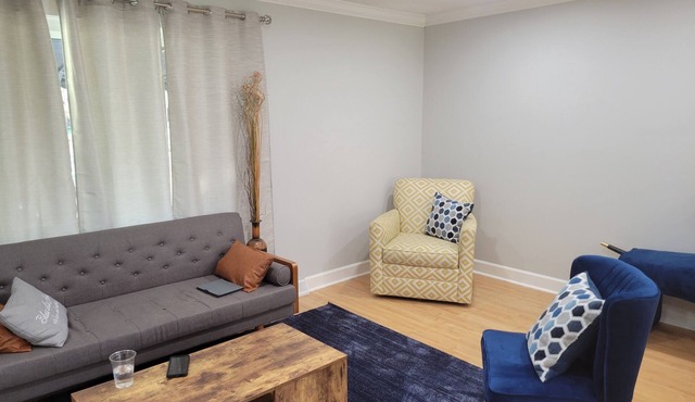 Spacious 4-bedroom house in charming Madison with AC, WiFi