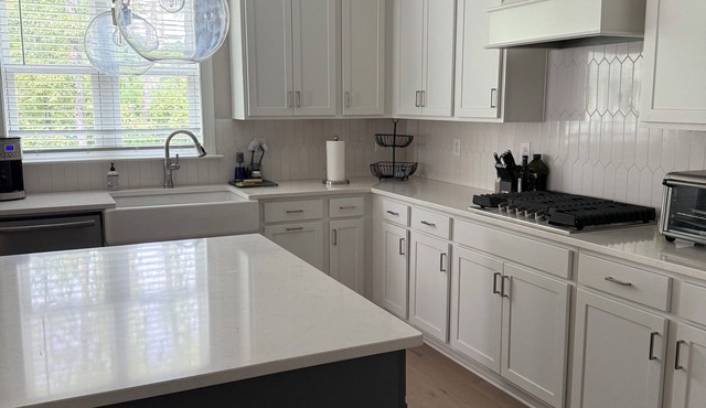 Spacious 4-bedroom house in tranquil Auburn close to campus and stadium