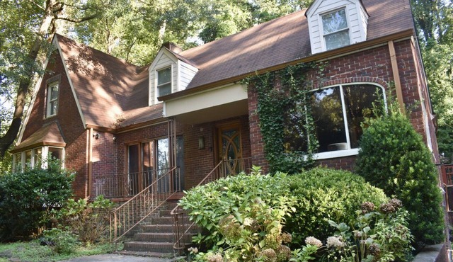 Spacious Atlanta apartment 15 minutes from downtown