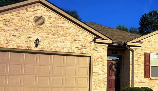 Spacious Atlanta Beauty minutes from the airport.