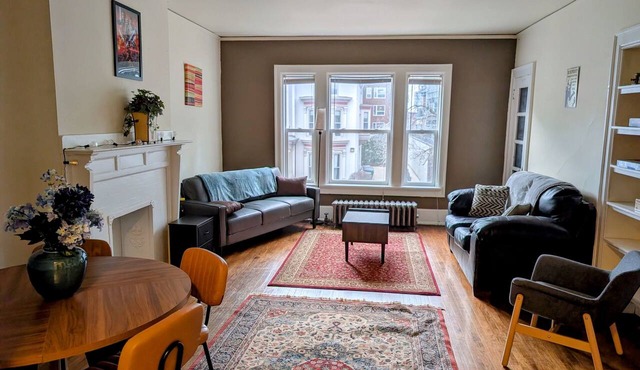 Spacious & Charming 4 BR near Downtown in Milwaukee