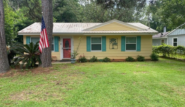 Spacious Cottage Near Mobile Bay