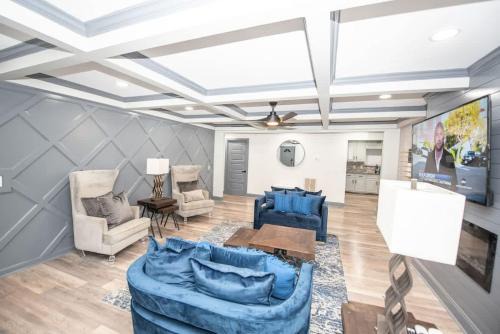 Spacious Dawsonville 4 bedrooms with 8 beds Sleeps 10 for Work crews and Large groups of friends and families