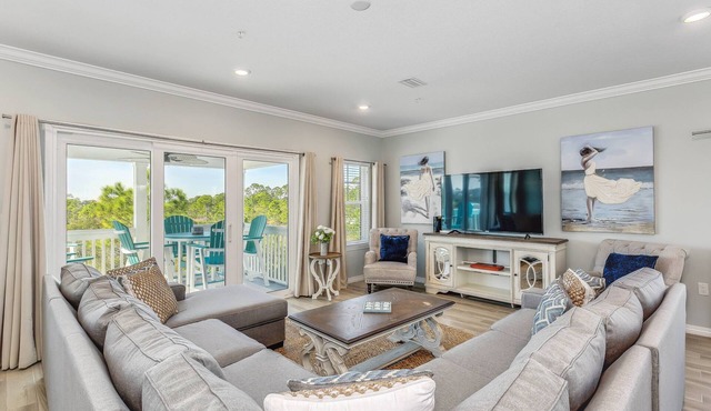 Spacious End Townhouse | Short Walk to Pool | Free Rounds of Golf | Private Beach Club | Tennis