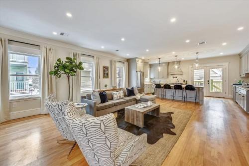 Spacious New Renovation Near T in Boston