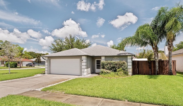 Spacious, pet-friendly getaway - Perfect location!