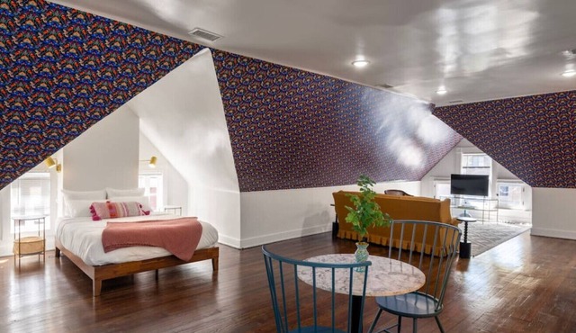 Spacious Studio | Central Locale in Cincinnati