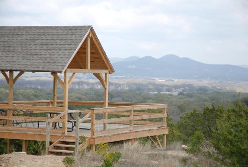 Spacious Utopia Family Home w/Hill Country Views in Utopia