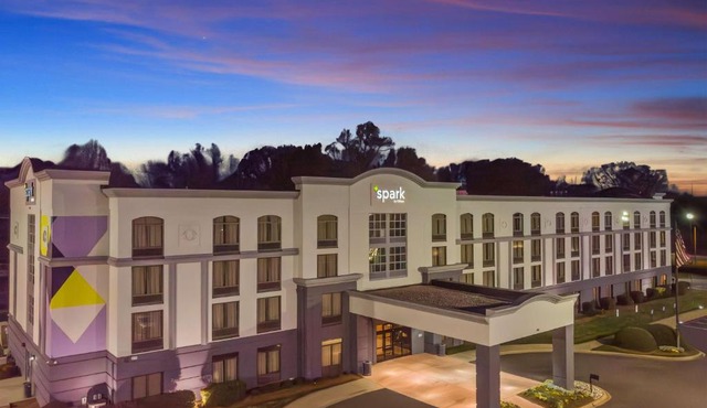 Spark By Hilton Charlotte Tyvola I-77 in Charlotte
