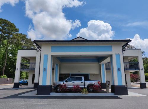 Speedway Inn & Suites