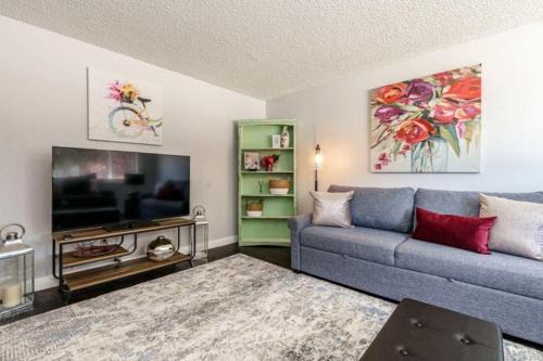 #StayInMyDistrict Cozy Central Boise Townhouse in Boise