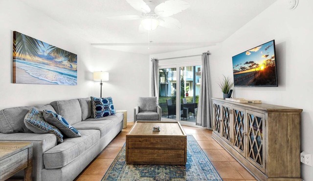 🌴🌞Steps to the Beach | Free Reserved Parking Space | Sand Dollar E-101