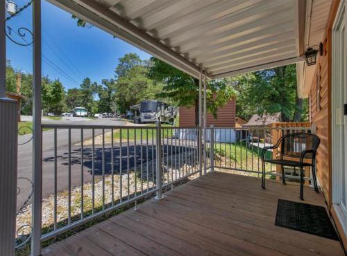 Studio Model Home with Parking in Pigeon Forge
