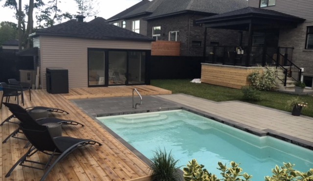 Studio Moderne et Romantique en Banlieue de Montréal in Longueuil