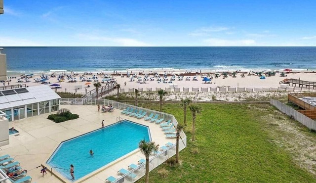 Stunning Large Gulf Front Luxury Condo 2 Pools