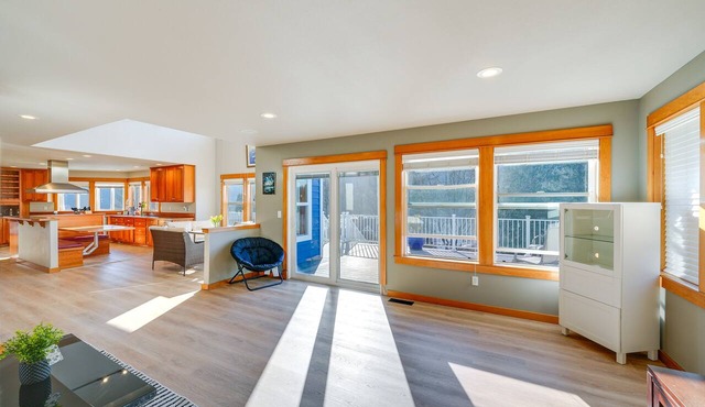 Stunning Mount Vernon Home w/Big Lake Views!