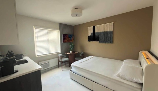 Stylish Newly Renovated Boutique 103–Walk to Beach