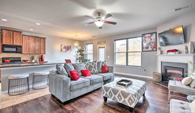 Suburban Atlanta Vacation Home ~ 3 Mi to Airport!