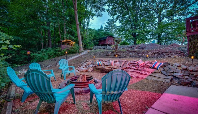 Summer nights by the FirePit, downtown, king, queen, ETSU, Milligan, Gameroom in Johnson City
