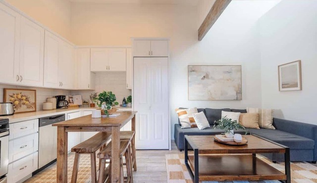 Sunny City Escape | Walkable | Mins to Everywhere! in San Diego