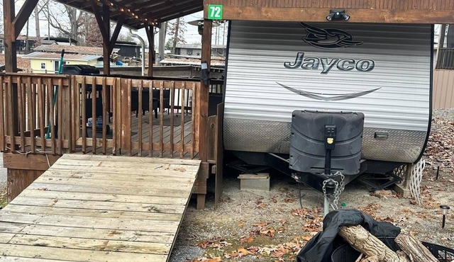 Sunset Seeker is a cozy camper with Hot Tub and Gorgeous Lake Views!