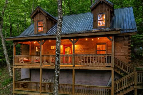 The Bee's Knees - Blue Ridge Cabin, Near Golf Course and Ski Resort