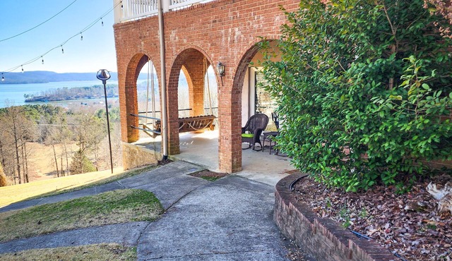 The Cellars at Broken Arrow Farms Cozy 2-bedroom condo in marvelous Scottsboro