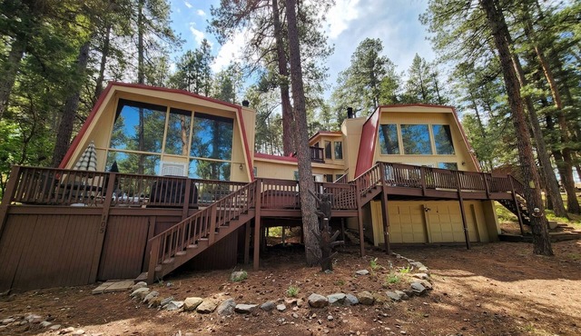 The Cub House: Mountain Home w/Hot Tub, Pool Table, 5 bed/4ba, Fireplace, Woods