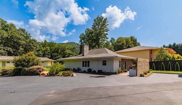 The Dogwood Bungalow
