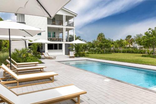 The Ebberly House - Amazing Pool in Gated Community