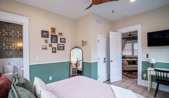 The Marietta Square Manor