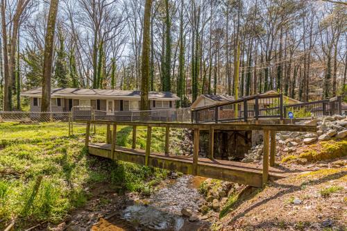 The Sweet Creek Luxurious Villas