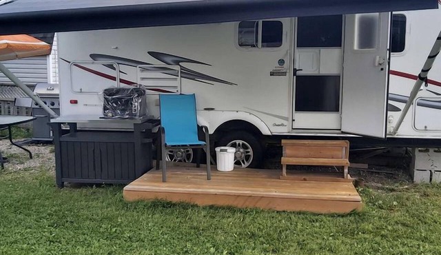 Tiny Glamping Caravan with BBQ Area Ideal for Grand River Camping in Belwood in Fergus