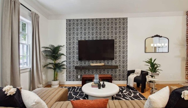 Townhomes Combo Near Forsyth Park, Parking