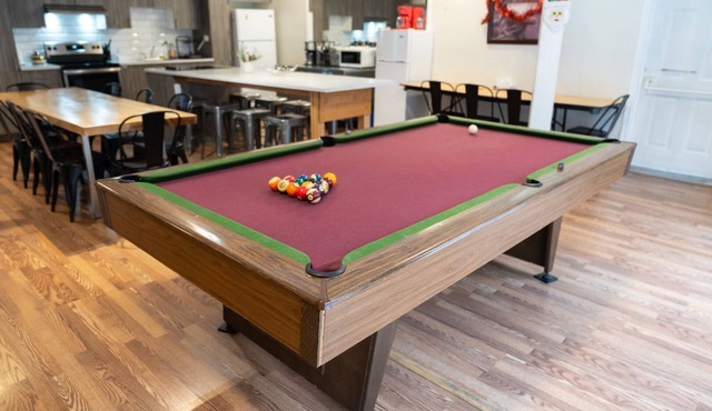 Très spacieux chalet des Vallons et Billard in Sainte-Sophie-d'Halifax