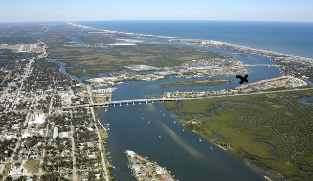 Tropical Breeze Getaway! Watch the Shuttles from the Balcony! New Smyrna Beach!
