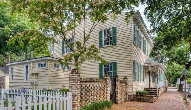 Updated Historic Villa with Parking & Walk to River St.