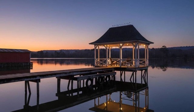 Updated Waterfront Cottage, Dock, Fishing, Kayaks