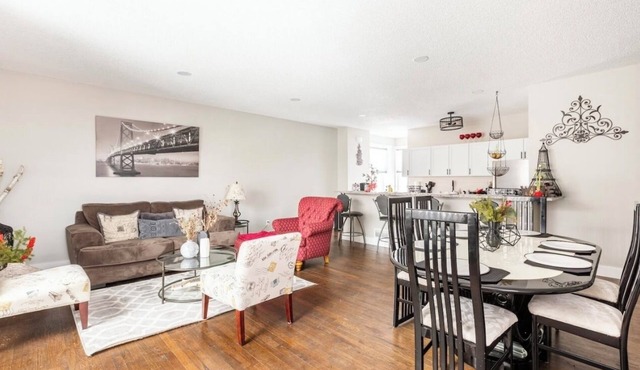 Upper Unit Home Away from Home in Beautiful Condo