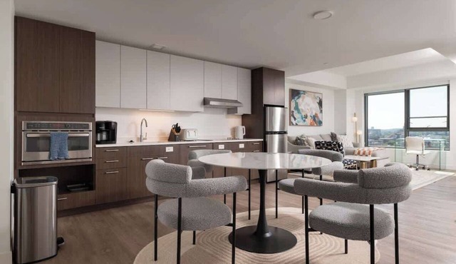 Upscale 1BR near MIT Harvard with Parking! in Cambridge