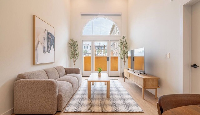 Upscale King 1B1B｜Pool & Spa｜Smart 4K TVs in Montclair