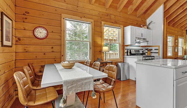 Vermont cabin near Sugarbush w/mountain views in Warren
