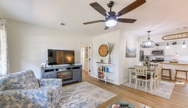 Walk to Dtwn Pine Mountain! Quiet Cottage w/Yard