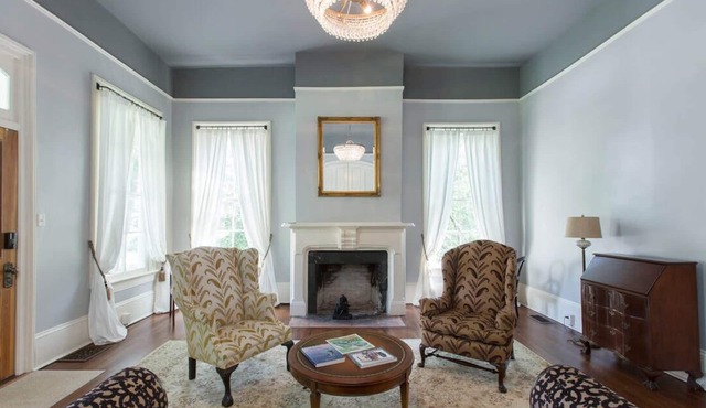 Walk to Haywood Rd/River Arts - Elegantly Restored 1870 Home, Bennett Suite