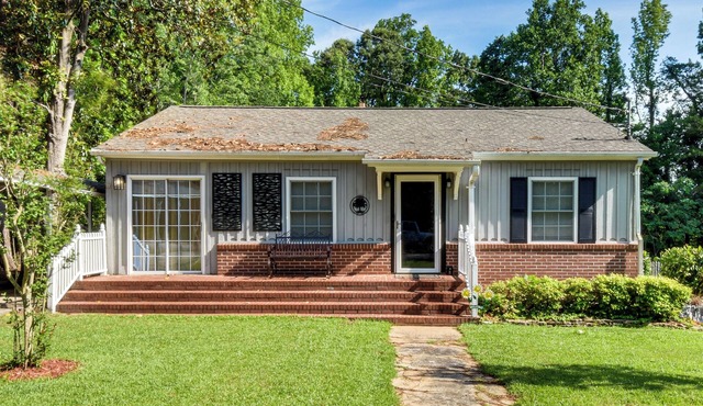 Walkable Location! Peaceful Toccoa Escape w/Yard in Toccoa