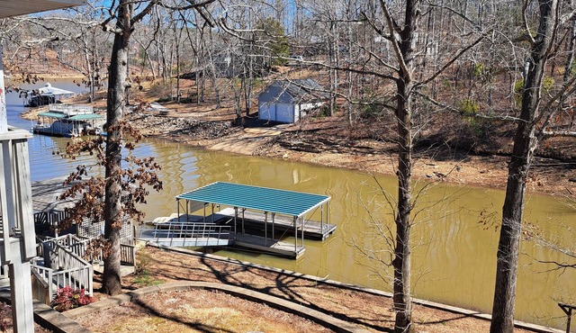 Warren Cove 6bd 3.5ba home Sleeps 22, ramp, dock plenty of parking