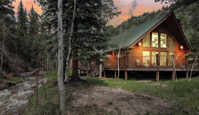 WATER FRONT Updated Cabin Close to Estes Park New Hot Tub 3 Private Acres in Glen Haven